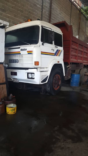 Imagen 2 de 2 de Iveco 330 30