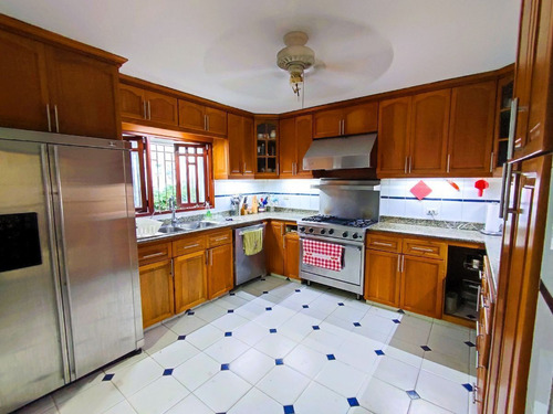 Casa En Venta En La Castellana De 3 Habitaciones
