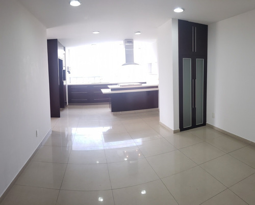 Super Departamento En Calle Cerrada!!