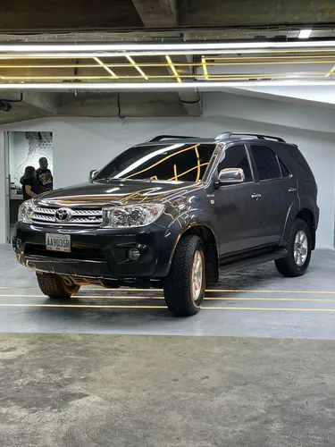 Toyota Fortuner 2011 4x2