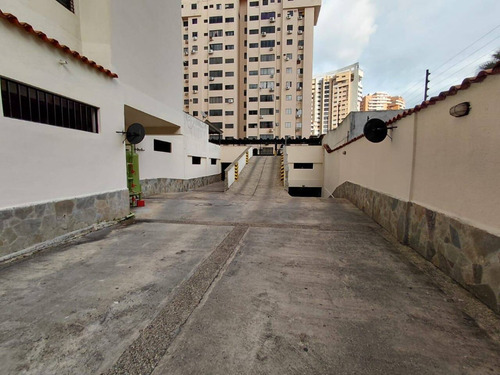 Apartamento En Venta En Valles De Camoruco - Wc