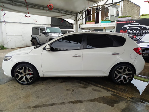 Kia Cerato Forte 2011 1.6 Hb Mecanico 1.6 2ab Abs