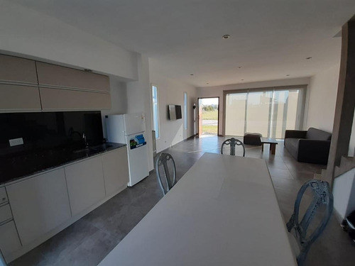 Hermoso Duplex A Estrenar 3amb. A La Calle Con Cochera A 2 Cuadras Del Mar - Camet Norte
