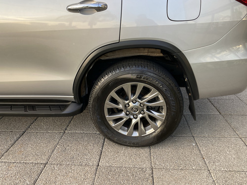 Toyota Hilux SW4 2.7 VVT-I FLEX SRV 7L 4X2 AUTOMÁTICO