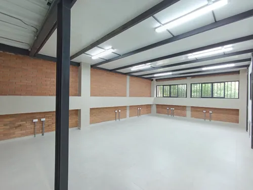 Bodega En Arriendo En Zona Industrial. Cod A30508