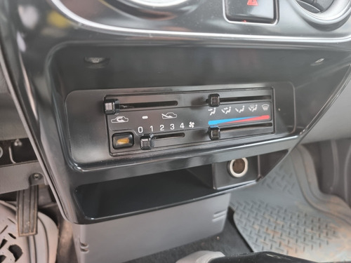 Imagen 8 de 13 de Nissan Np300 2012 2.4 Doble Cabina Típica Mt