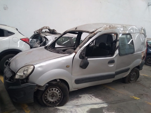 Imagen 15 de 17 de Renault Kangoo Baja Definitiva