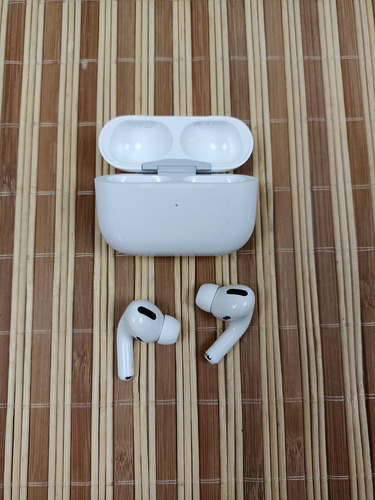 Apple Airpods Pro 1 C/ Magsafe Case Branco (Usado)