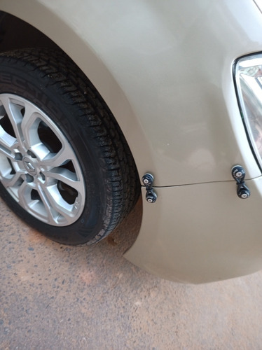 Imagem 5 de 11 de Renault Sandero 2012 1.0 16v Expression Hi-flex 5p