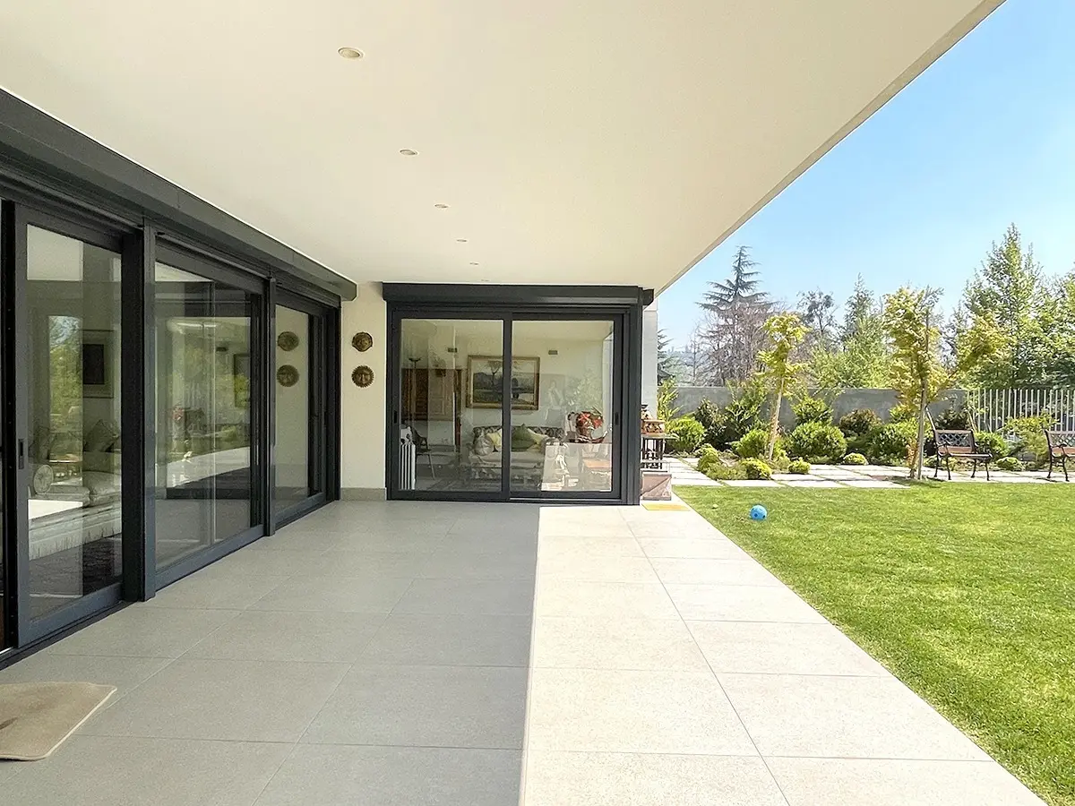 Imagen 5 de 21 de Se Vende Dpto. De Lujo Con Jardin De 500m2 Y Piscina Privada