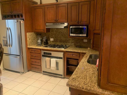 Casa Sola En Venta En Cerrada Arboledas, Juárez, Chihuahua