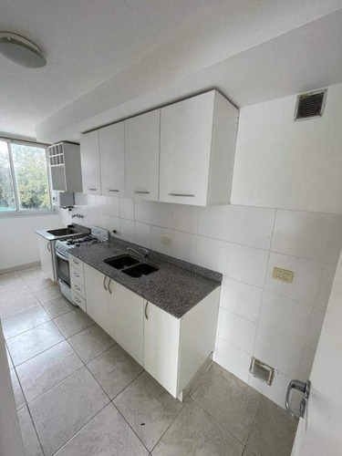 Venta Departamento De Tres Dormitorios Con Balcón En Jardines De La Estanzuela