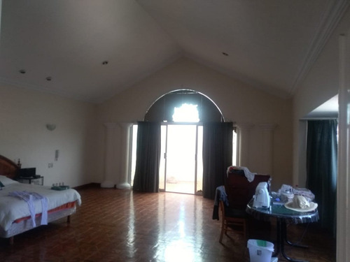 Imagen 17 de 22 de Residencia Hermosa Y Funcional, Adecuada Para Oficinas Corporativas O Negocios