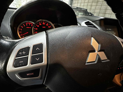 Mitsubishi L200 Triton 3.5 HPE 4X4 CD V6 24V FLEX 4P AUTOMÁTICO