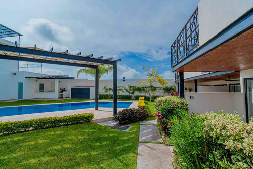 Casa En Venta En Santa Fe Xochitepec Morelos