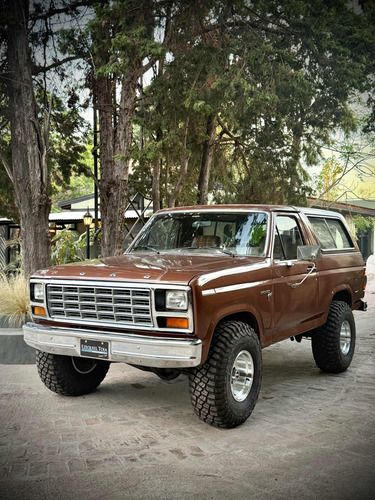 Ford Bronco V8