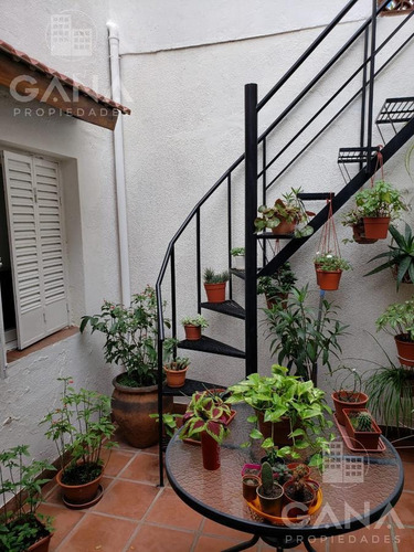 Imagen 1 de 21 de Casa De Pasillo De 2 Dormitorios En Barrio Martin - Reciclar