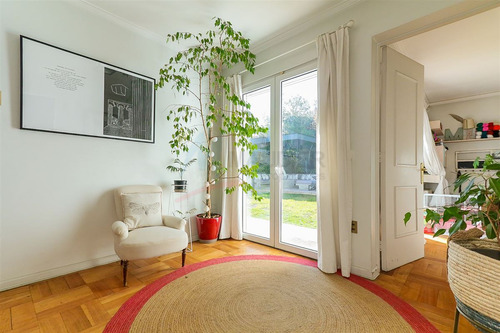Casa En Venta De 5 Dorm. En Las Condes