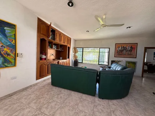 Casa En Renta Con Amplio Terreno En Benito Juarez Norte Merida