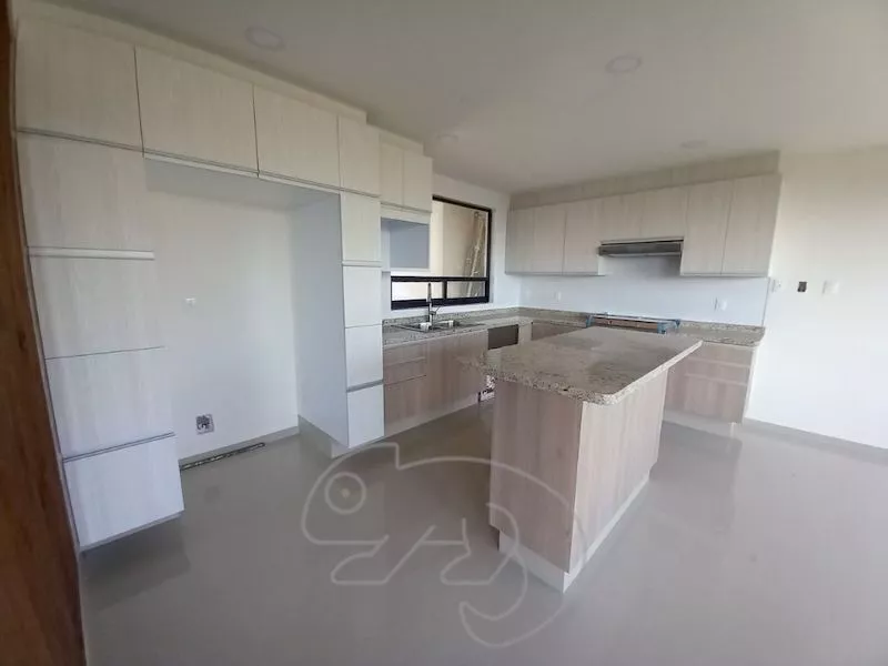 Casa En Venta En Zona Esmeralda Con Vista A La Presa