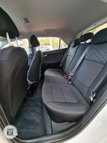 Imagen 20 de 25 de Kia Rio Hatchback Vibrant Mecanico 2023