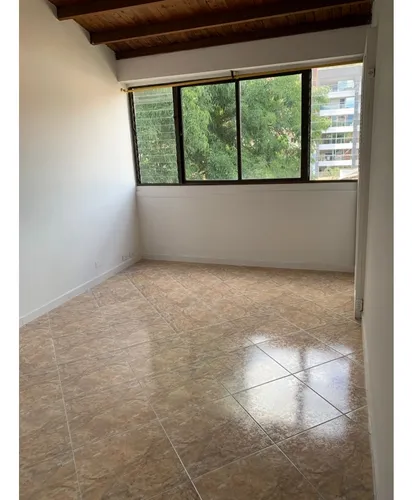 ¡se Arrienda Amplio Apartamento En Los Colores!
