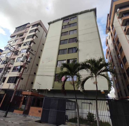 Alquiler Apartamento, Res Jose Maria, Urb San Isidro. R.g