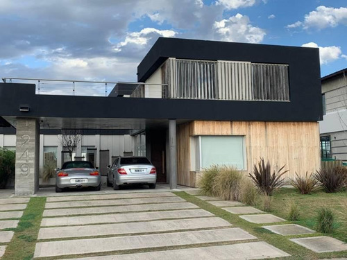 Imagen 2 de 30 de Espectacular Casa!!