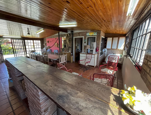 Casa En San Isidro, Barrio Las Carreras