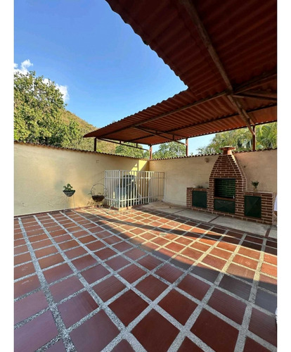 Venta Casa. Sector Planta Vieja. Las Delicias. Maracay Aragua