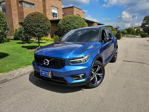 Volvo XC40 2.0 T4 R-Design
