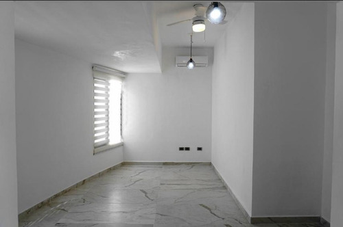 Departamento En Renta Amueblado, 2 Recamaras, Arbolada, Av. Huayacán, Cancún