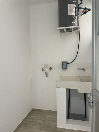 Departamento En Venta En Col. La Moderna