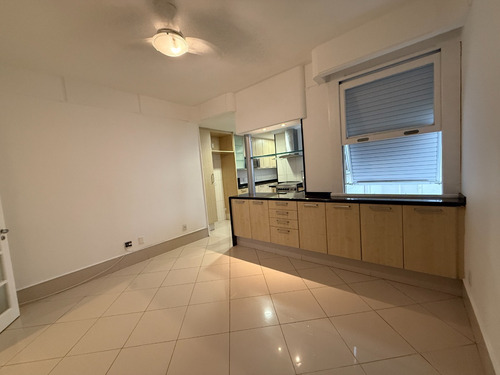 Amplo Apartamento Com Vista Para O Mar Em Copacabana 133 M², 3 Quartos E Conforto Total!