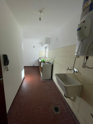 Imagen 7 de 9 de Vendo Departamento De 3 Dormitorios En Barrio Centro