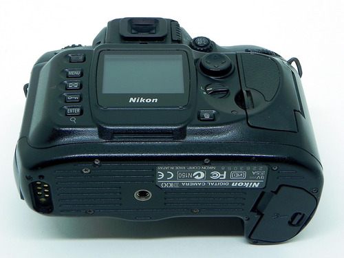 Câmera Digital Nikon D100 No Estado P/ Conserto Ou Peças