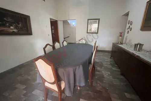 Casa En Chapultepec: 1 Piso, Confort Y Amplitud.