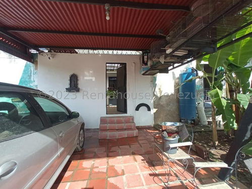 Hermoso Townhouse Amoblado En El Mejor Conjunto Residencial De Parque Valencia, Cocina Equpada Y Con Tope De Granito, Doble Entrada Con Porton Y Cerco Electrico, Camaras De Seguridad