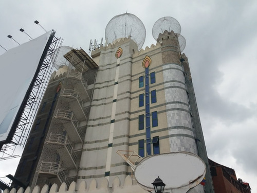 Hotel Aladdin Caracas En Venta: Exclusividad Y Elegancia En El Distrito Financiero Alfonso 24-21265