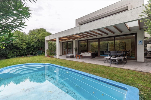 Casa En Venta De 4 Dorm. En Colina