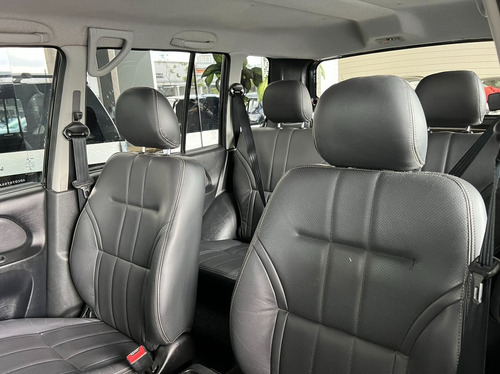 Imagem 6 de 10 de Mitsubishi Pajero Tr4 2.0 4x2 16v 140cv 2013