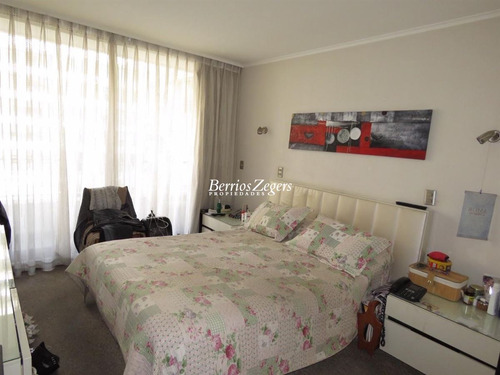 Departamento En Venta De 3 Dorm Mas Servicio En Las Condes