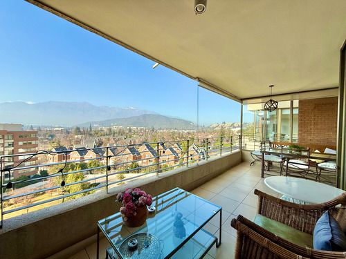 4 Dormitorios + Servicios / 3 Baños Completos / Oriente