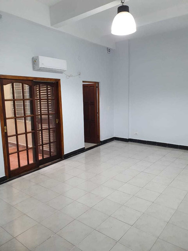 3 Amb. C/patio Ideal Pers. C/ Movi. Reduc