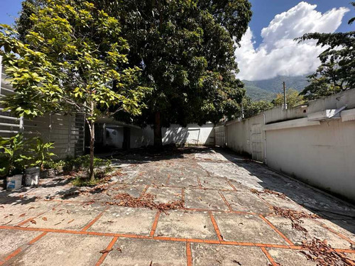 Se Vende Casa 500m2. 5h/5b/7p. Altamira