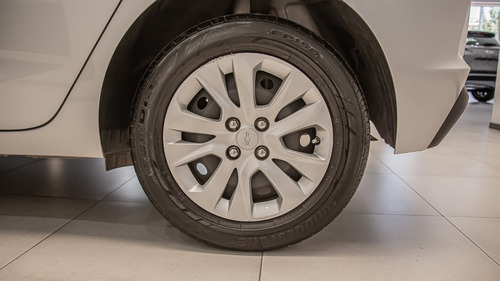 Imagen 25 de 25 de Chevrolet Onix 1.2 Lt