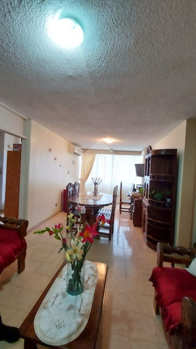Imagen 4 de 11 de Global Vende Penthouse En Res. Las Quintas - Naguanagua (glph-037)