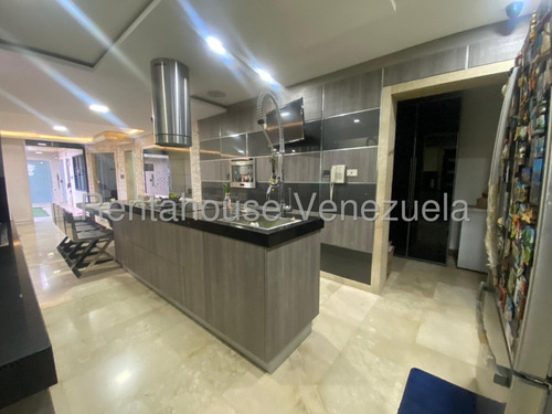 Casa De Lujo En Venta Ubicada En El Trigal Norte Fmp Moderna Recien Remodelada Con Cocina Italiana.