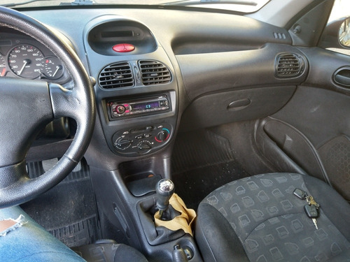 Peugeot 206 2005 1.6 16v Presence Flex 5p