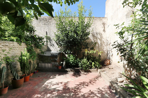 Venta Vivienda Multifamiliar En Floresta - Lote Propio - Dos Plantas - Local Comercial - Permuta